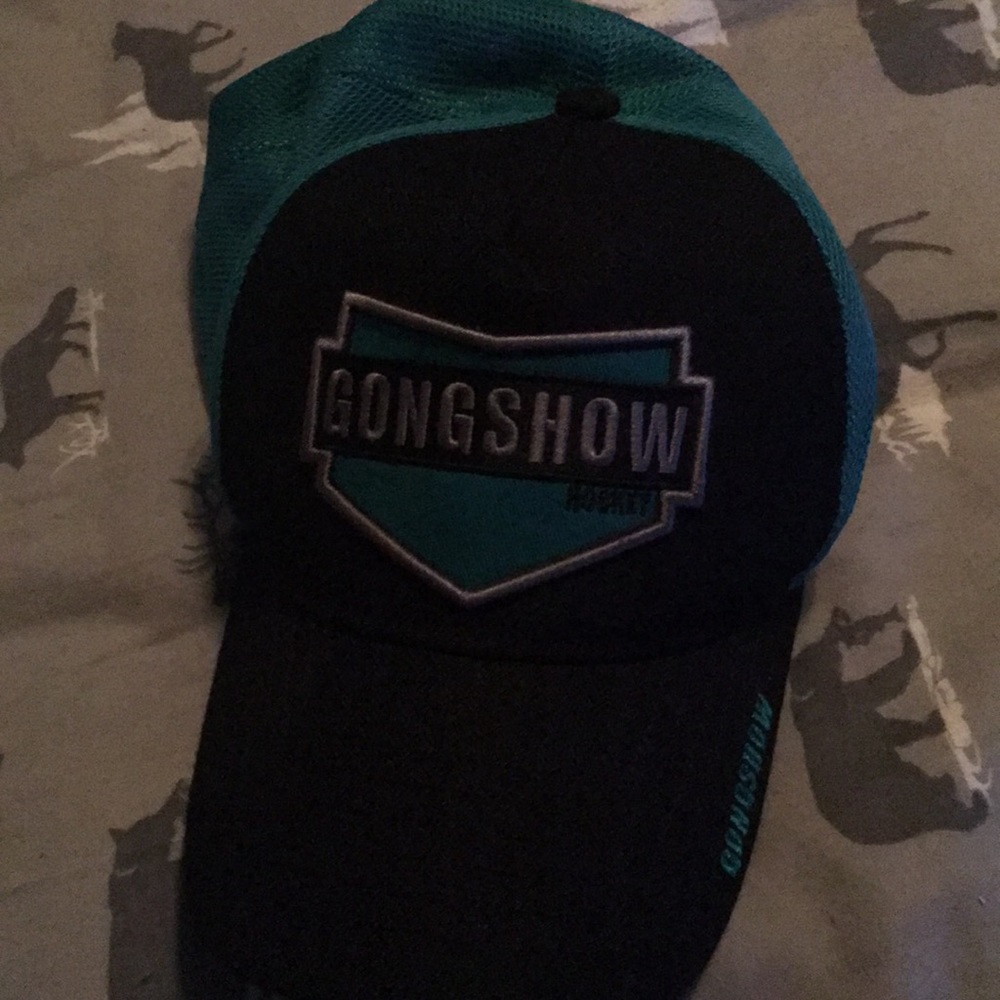 Gongshow hat